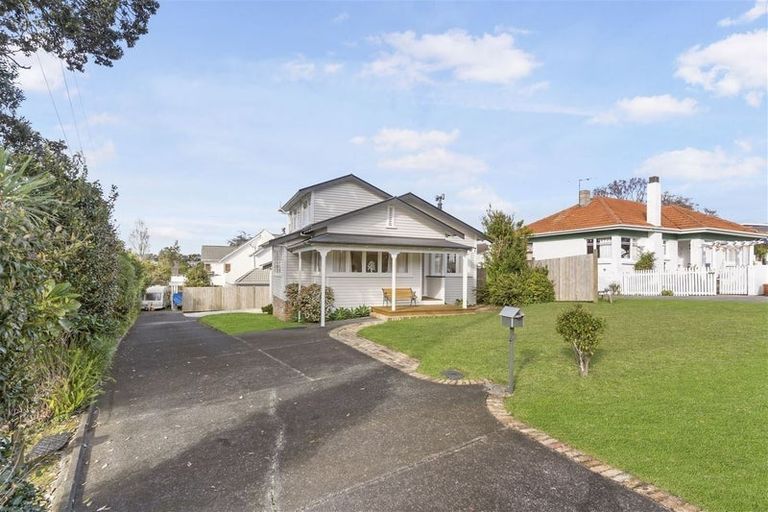Photo of property in 1/49 Sale Street, Cockle Bay, Auckland, 2014