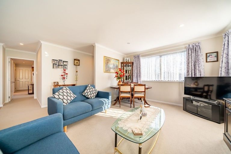 Photo of property in 2 Hay Street, Ebdentown, Upper Hutt, 5018