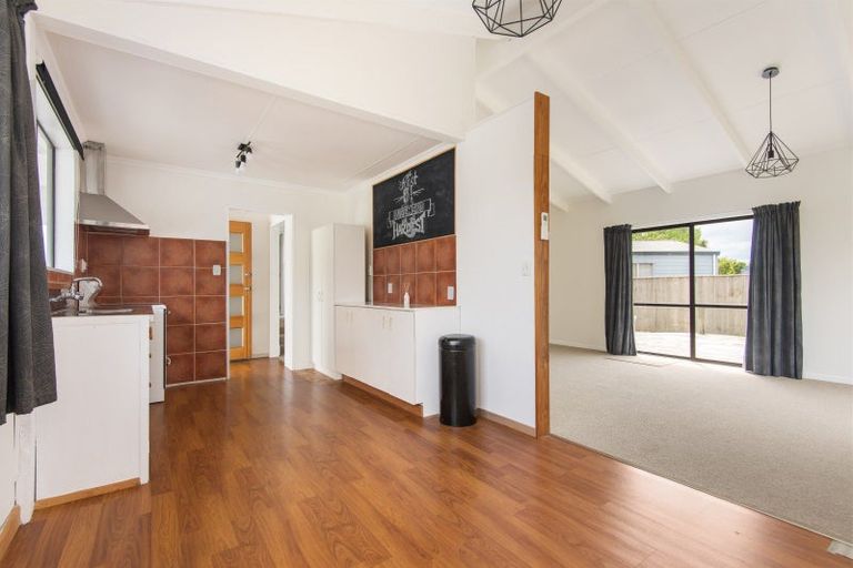 Photo of property in 21 Kowhai Street, Tokomaru, Palmerston North, 4474