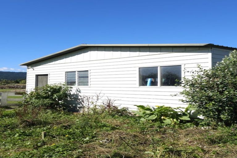 Photo of property in 156 Arapaepae Road, Levin, 5510