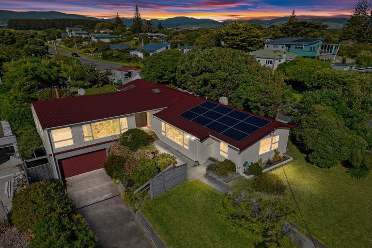 Photo of property in 50 Moana Street, Otaki Beach, Otaki, 5512