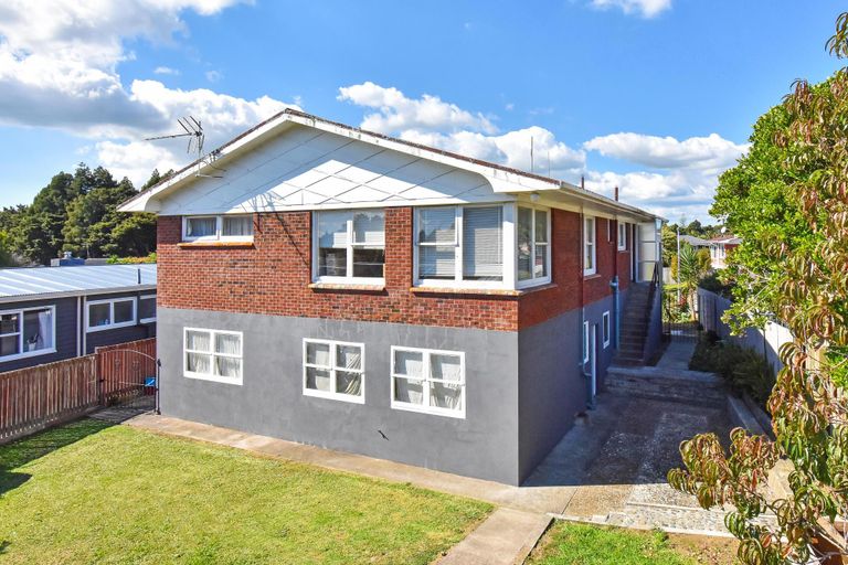 Photo of property in 2 Kahurangi Place, Hillpark, Auckland, 2102