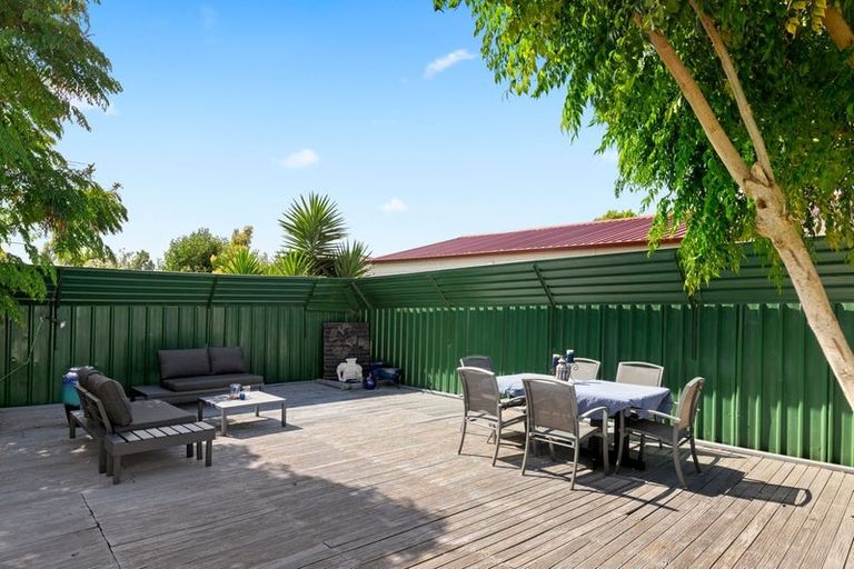 Photo of property in 3 Iris Place, Clendon Park, Auckland, 2103