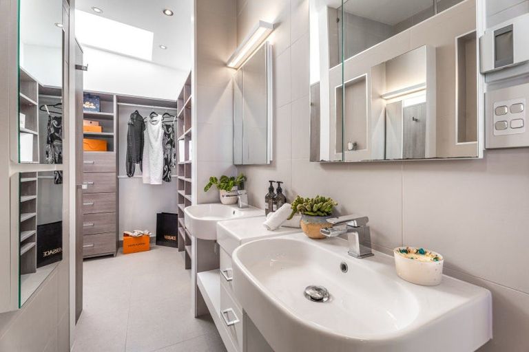 Photo of property in 72 Cliff Road, Torbay, Auckland, 0630