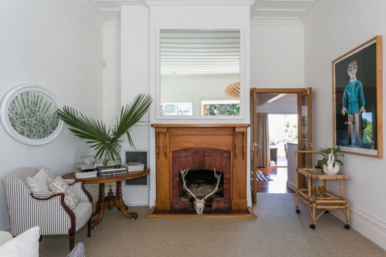 Photo of property in 14 Selwyn Road, Hospital Hill, Napier, 4110