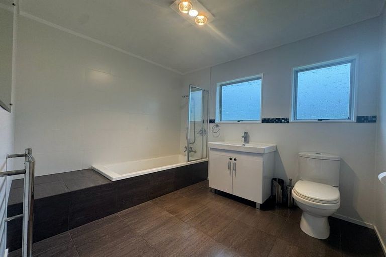 Photo of property in 1 Belton Place, Hikurangi, 0114