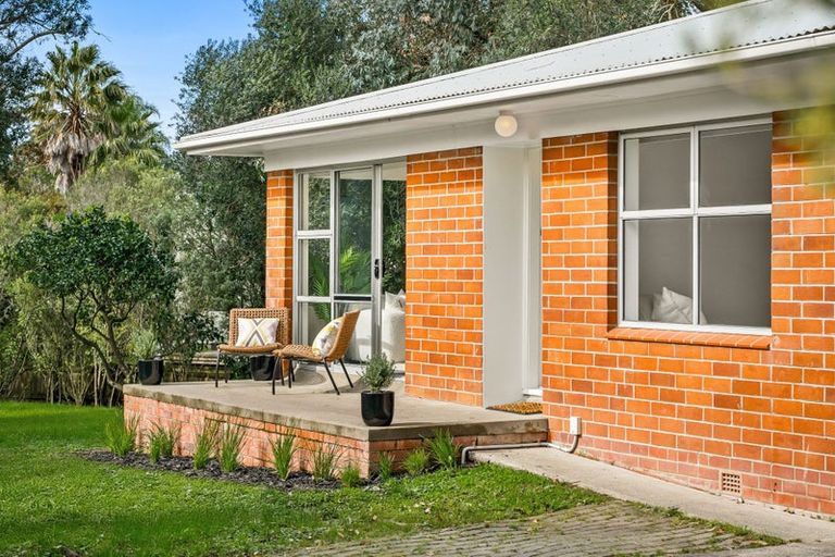 Photo of property in 2/19 Bentley Avenue, Glenfield, Auckland, 0629