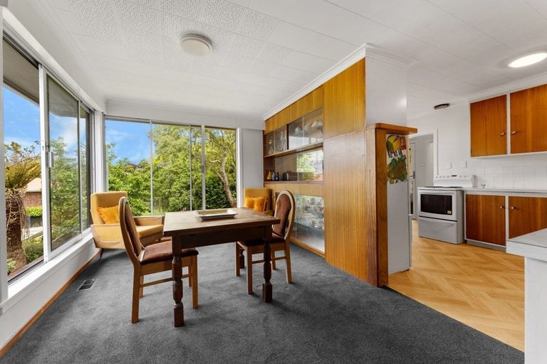 Photo of property in 77 Govett Avenue, Frankleigh Park, New Plymouth, 4310