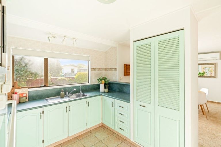 Photo of property in 34 Norfolk Crescent, Otaki Beach, Otaki, 5512