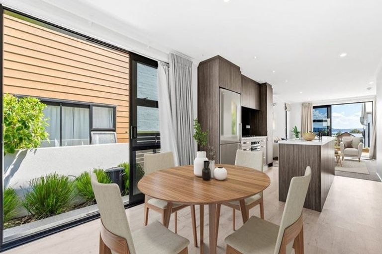 Photo of property in 9 Seafarer Crescent, Stanmore Bay, Whangaparaoa, 0932