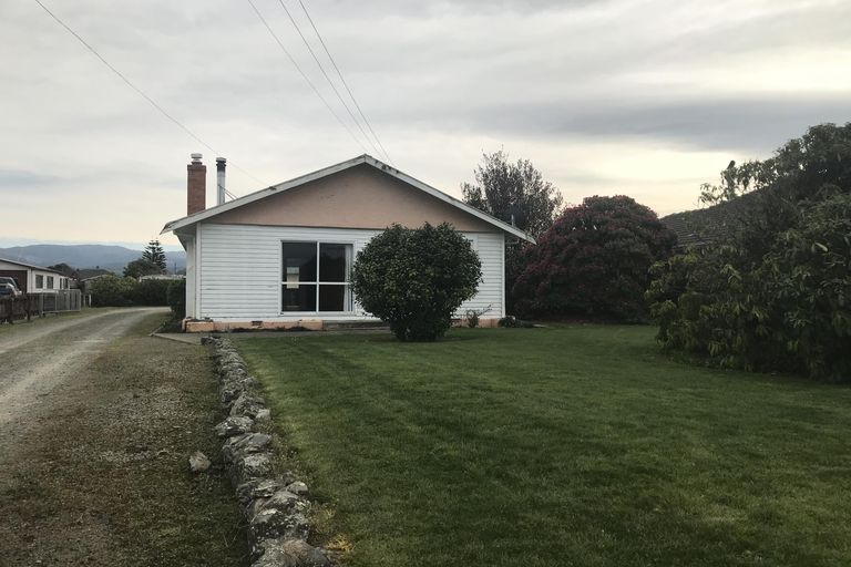 Photo of property in 76 Shearman Street, Waimate, 7924