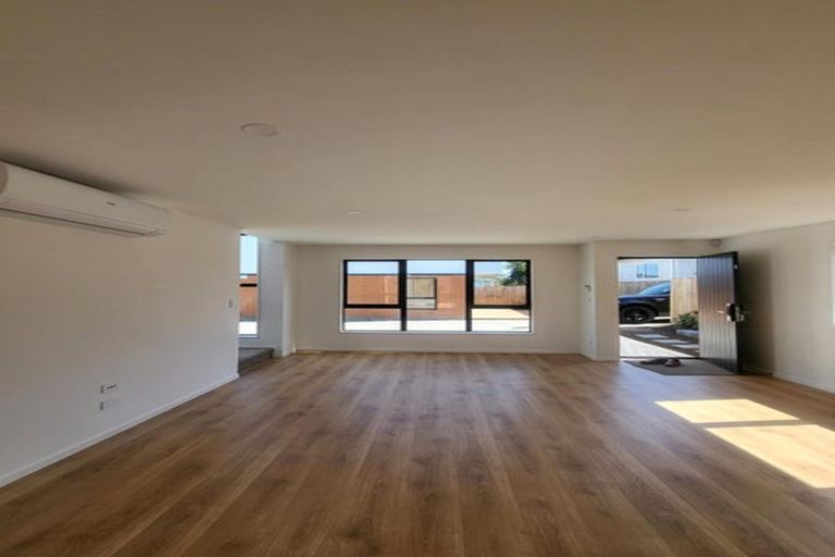 Photo of property in 105c Flat Bush Road, Clover Park, Auckland, 2023