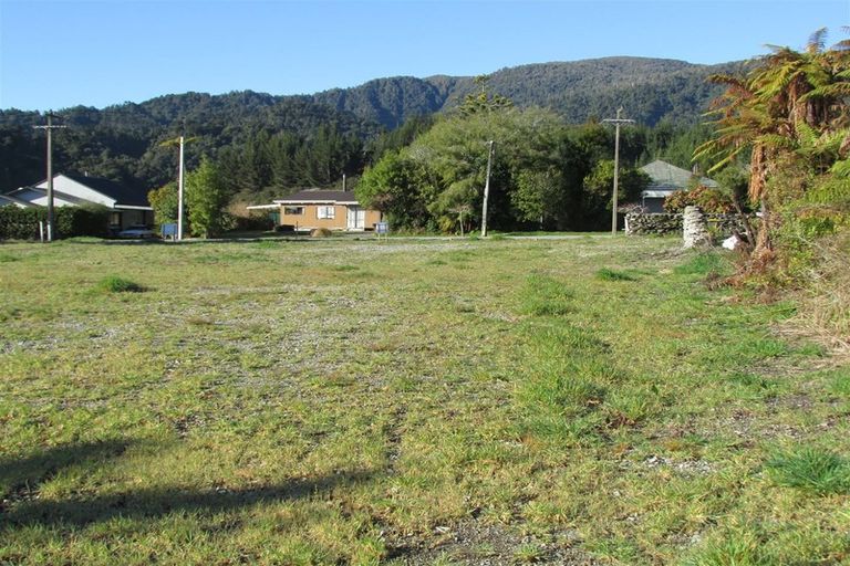 Photo of property in 1 Tramway Street, Ross, 7812