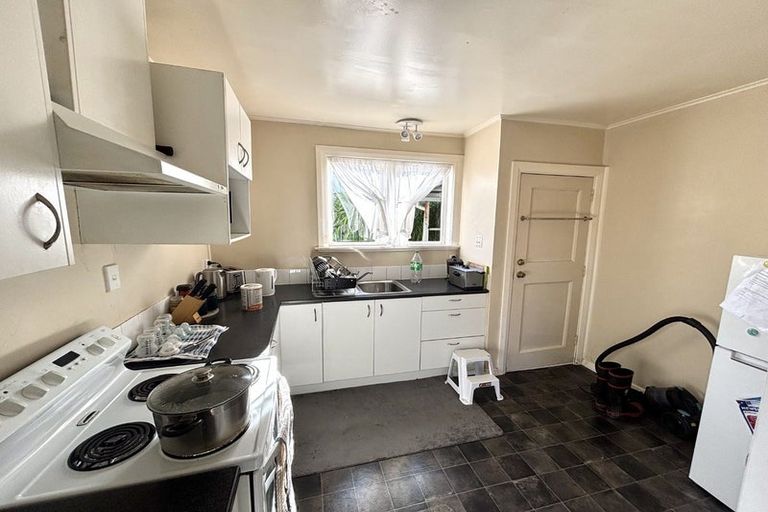 Photo of property in 38 Hinau Street, Tawa, Wellington, 5028