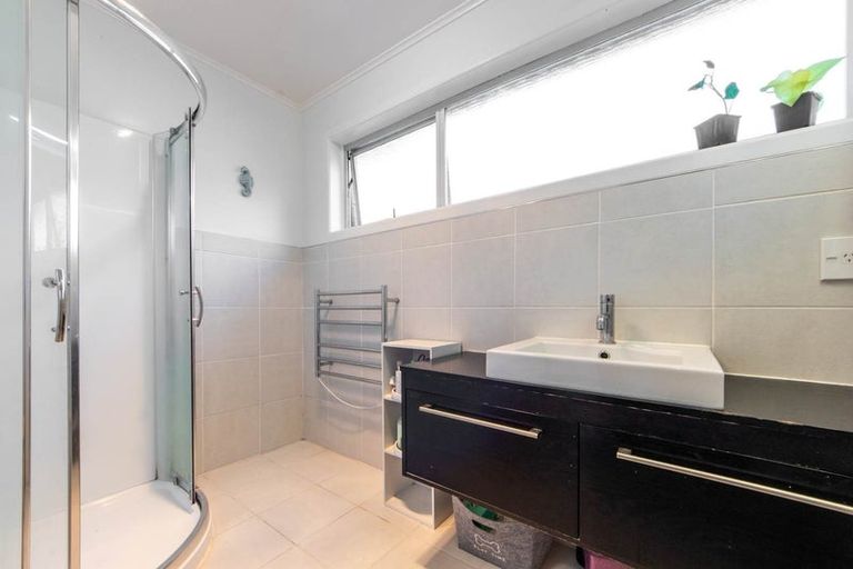 Photo of property in 33b Eastern Beach Road, Bucklands Beach, Auckland, 2012