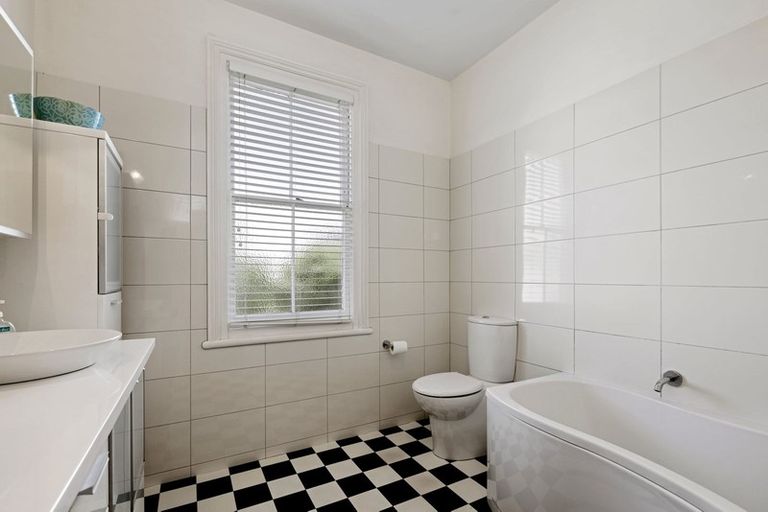 Photo of property in 1 Arawa Avenue, Devonport, Auckland, 0624