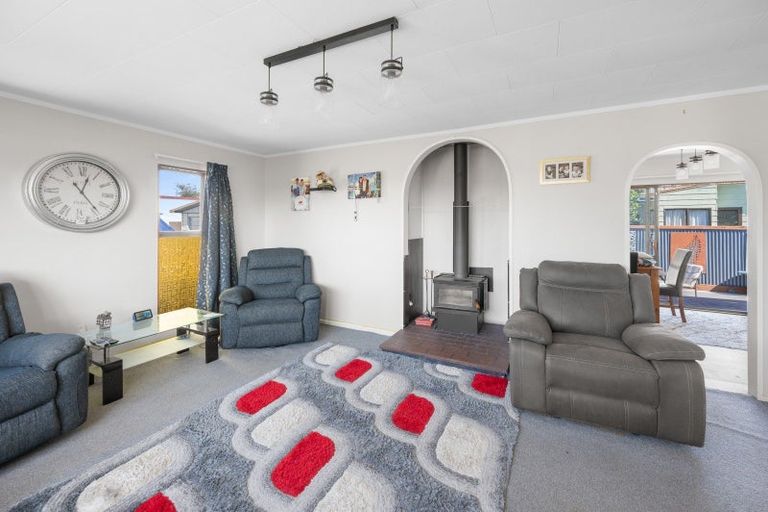 Photo of property in 5 Nicholson Street, Mayfair, Hastings, 4122