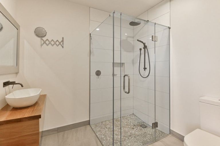 Photo of property in 69a Pirau Road, Fernhill, Napier, 4183