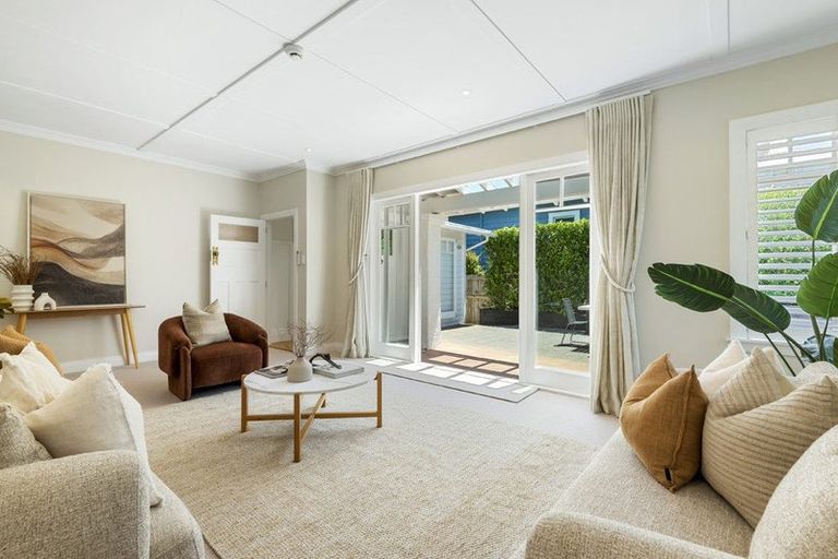 Photo of property in 7a North Avenue, Narrow Neck, Auckland, 0624