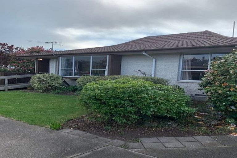 Photo of property in 1/57 Sarabande Avenue, Redwood, Christchurch, 8051