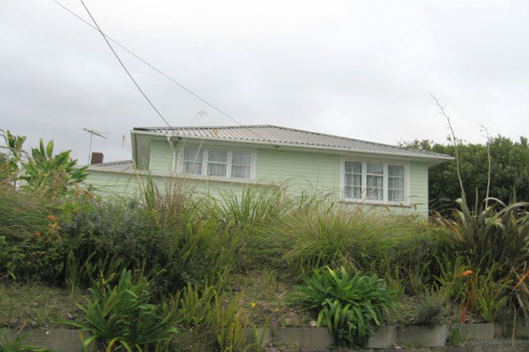 Photo of property in 17 Woodstock Terrace, Tawa, Wellington, 5028