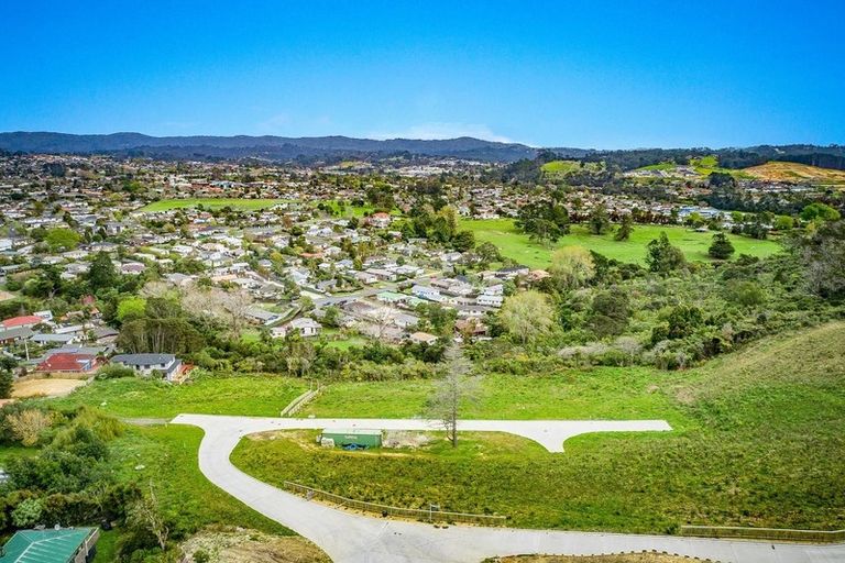 Photo of property in 3 Madeira Lane, Massey, 0614