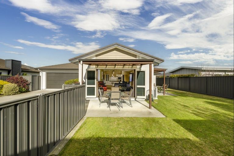 Photo of property in 10 Ohau Place, Poraiti, Napier, 4112