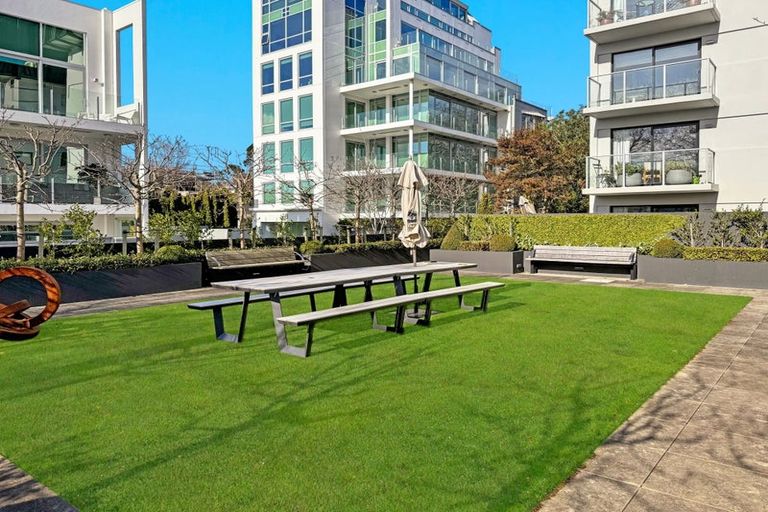 Photo of property in 402/18 Carlton Mill Road, Merivale, Christchurch, 8014