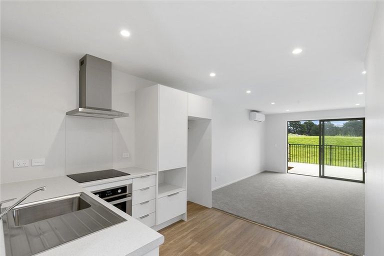 Photo of property in 4 Harena Way, Moera, Lower Hutt, 5010