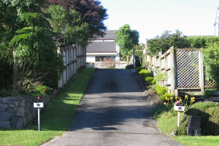 Photo of property in 16 Ewhurst Place, Goodwood Heights, Auckland, 2105