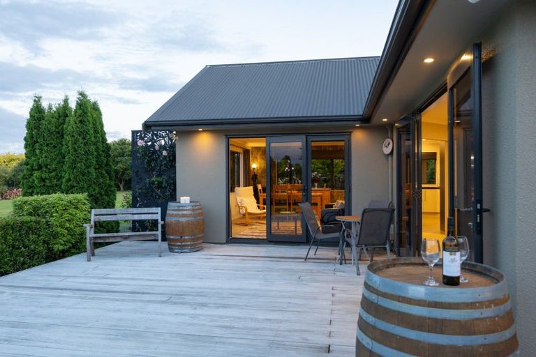 Photo of property in 7 Dobsons Lane, Kelvin Grove, Palmerston North, 4470