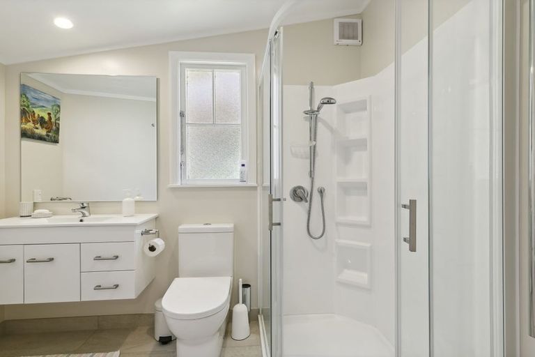 Photo of property in 159 Sutherland Road, Lyall Bay, Wellington, 6022