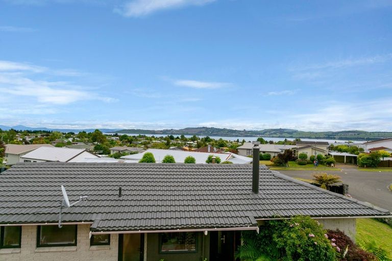 Photo of property in 3 Battersea Place, Richmond Heights, Taupo, 3330