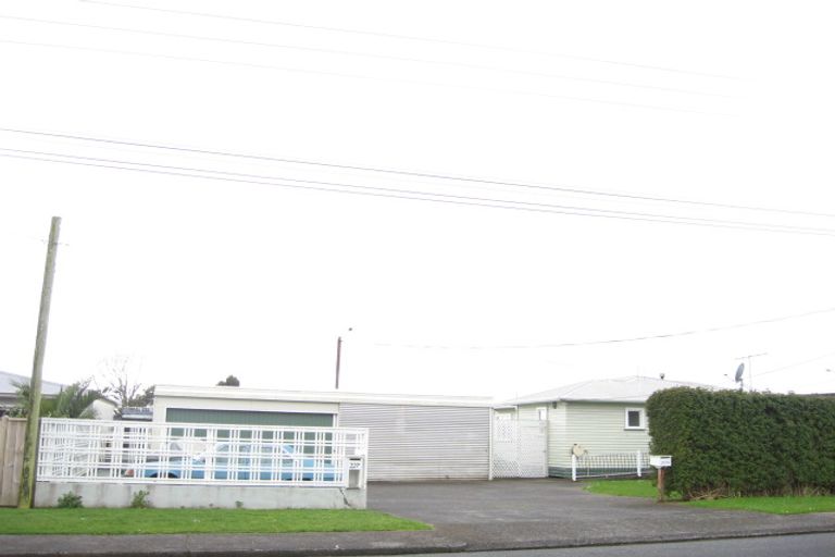 Photo of property in 227 Huatoki Street, Upper Vogeltown, New Plymouth, 4310