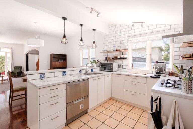 Photo of property in 29 Newman Terrace, Thorndon, Wellington, 6011