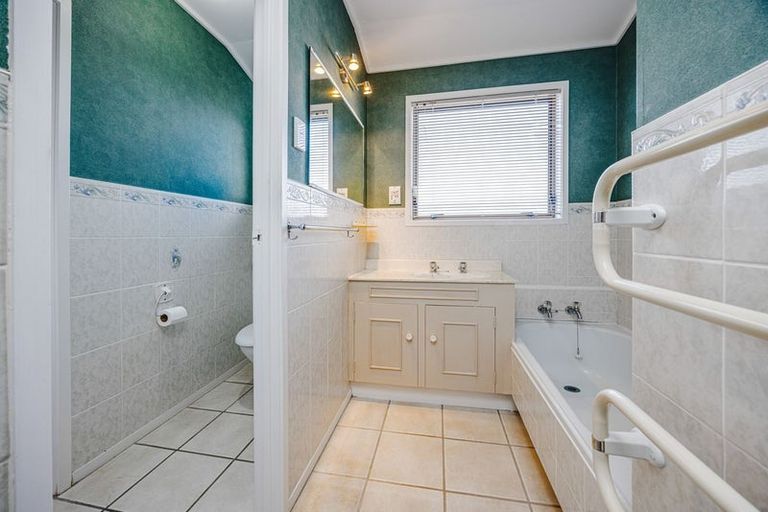 Photo of property in 21 Brynbela Court, Papakura, 2110