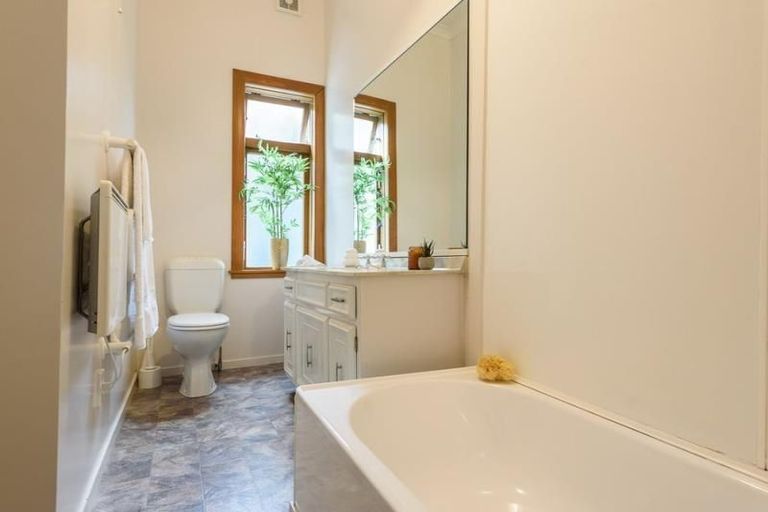 Photo of property in 11 Devon Street, Aro Valley, Wellington, 6021