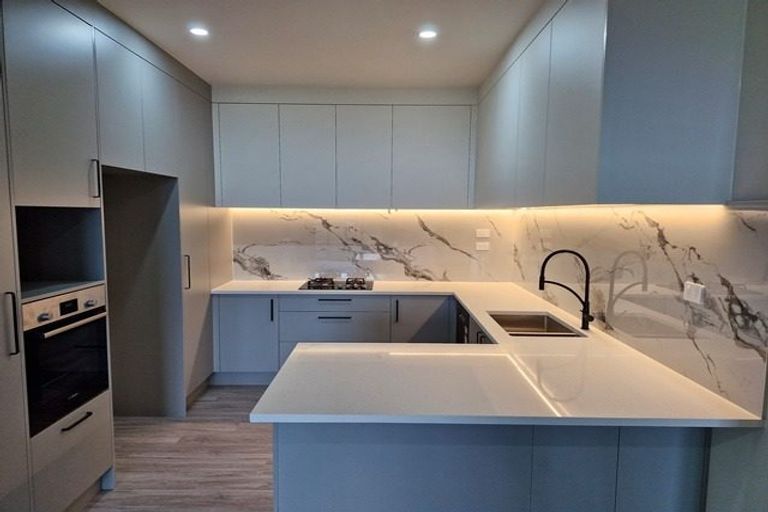 Photo of property in 16a Hobsonville Road, West Harbour, Auckland, 0618
