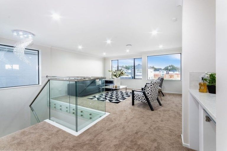 Photo of property in 25 Nightingale Road, Flat Bush, Auckland, 2019