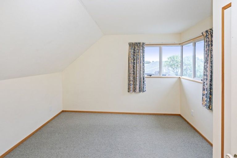 Photo of property in 12 Courtfield Close, Parklands, Christchurch, 8083