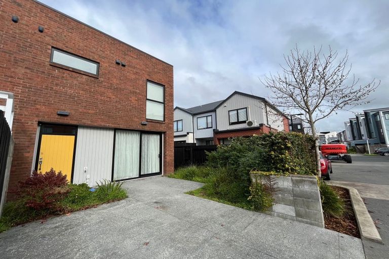 Photo of property in 16 Uku Lane, Hobsonville, Auckland, 0616