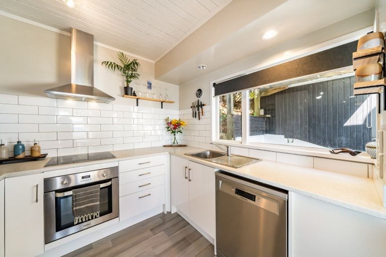 Photo of property in 31 Moana Road, Plimmerton, Porirua, 5026