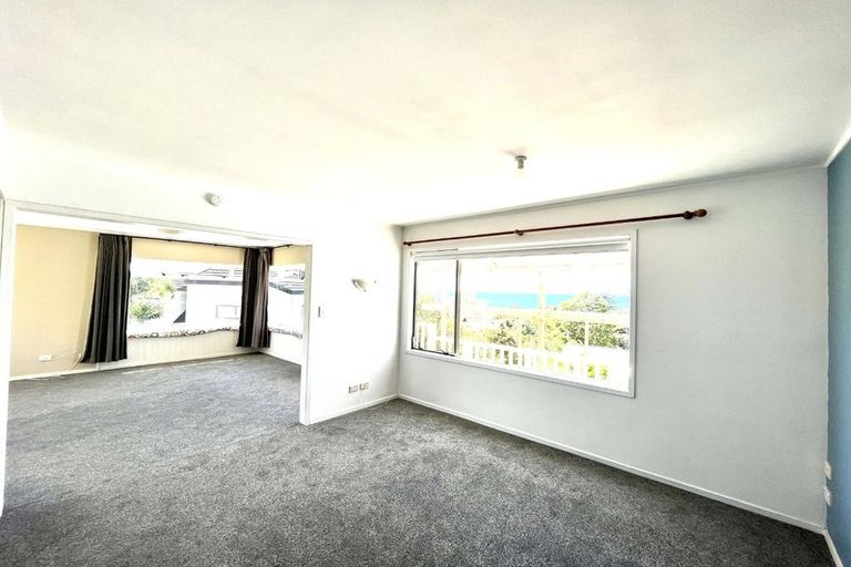 Photo of property in 15a Park Rise, Campbells Bay, Auckland, 0630