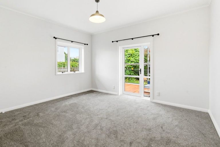 Photo of property in 89 Cambridge Terrace, Waterloo, Lower Hutt, 5011