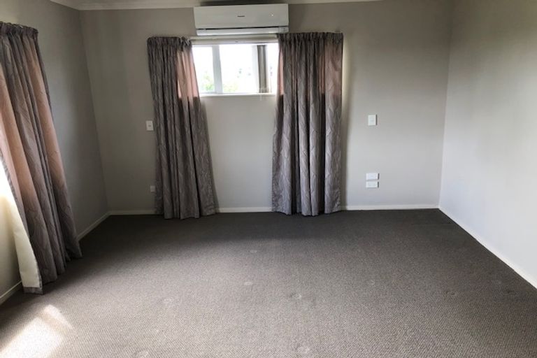 Photo of property in 28 Salford Crescent, Flat Bush, Auckland, 2019