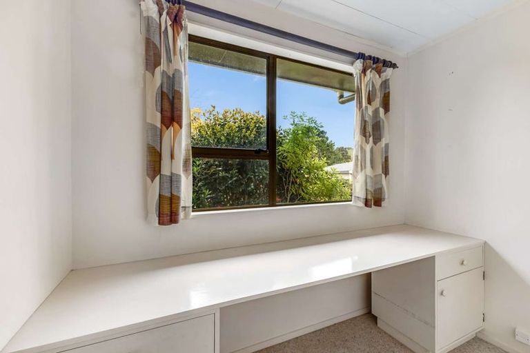 Photo of property in 114b Riversdale Drive, Merrilands, New Plymouth, 4312