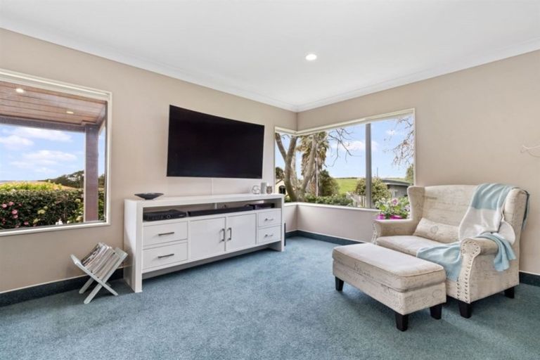 Photo of property in 13 Owen Place, Omokoroa, 3114