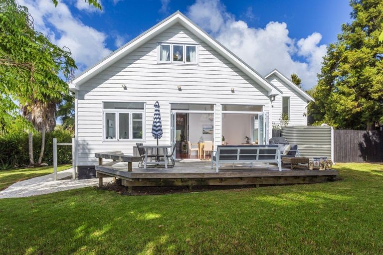 Photo of property in 10a Olwyn Place, Greenhithe, Auckland, 0632