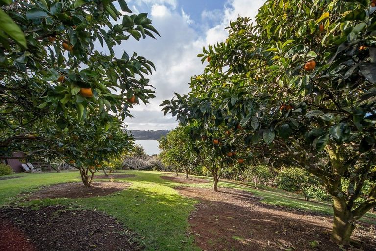 Photo of property in 105 Tahunatapu Road, Parua Bay, Whangarei, 0174