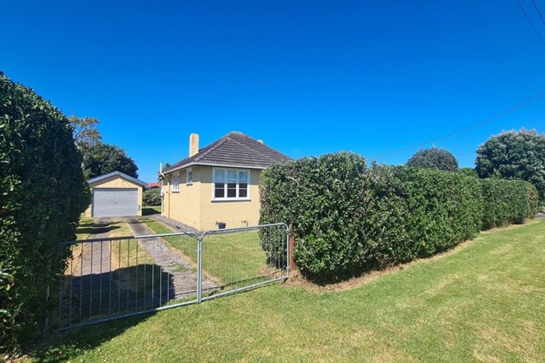 Photo of property in 82 Domett Street, Opunake, 4616